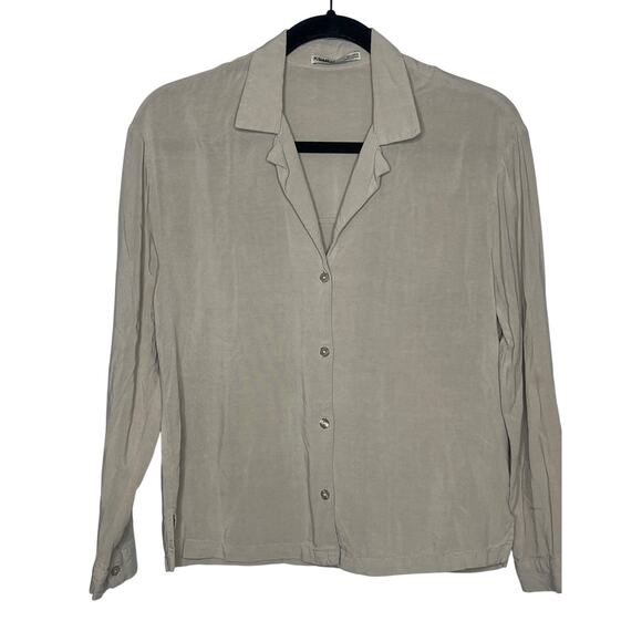 Pull and Bear Beige Button Front Shirt Size Small - Picture 1 of 5